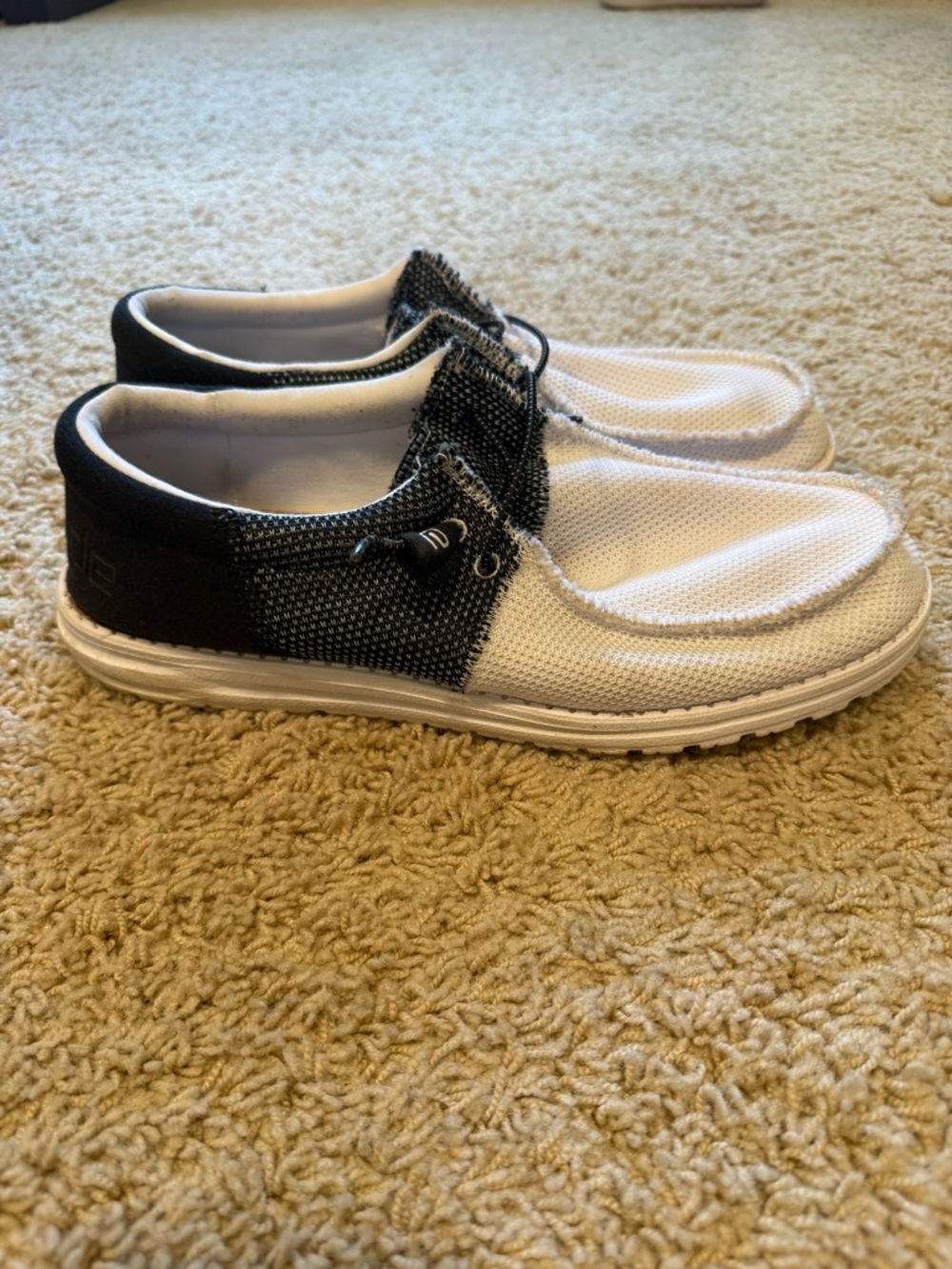 Casual Mesh Slip-On Sneakers in White and Black